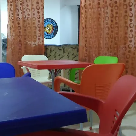 Bulldog Backpackers 旅馆 Shkodër